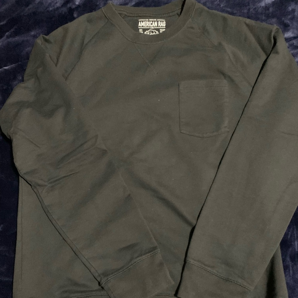 American Rag Men's Black Shirt. 60% cotton 40% polyester.
Long sleeve.